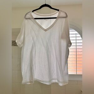 Ava & Viv White V-Neck Short Sleeve Tee